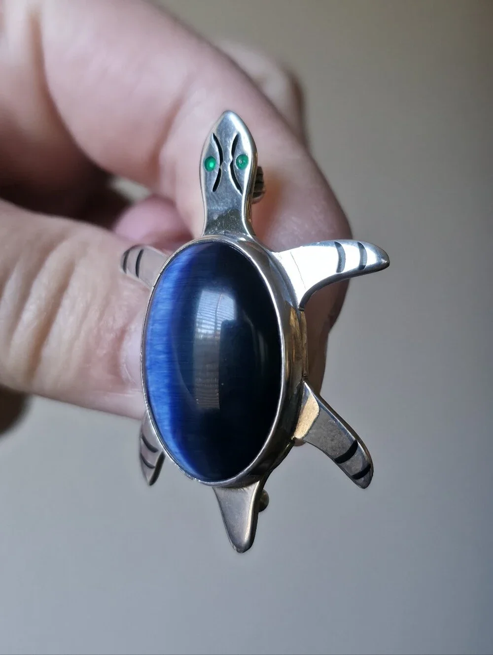 Sterling Silver Turtle Brooch with Blue Cat's Eye Stone 925